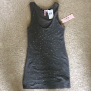 Gray sleeveless mesh tank